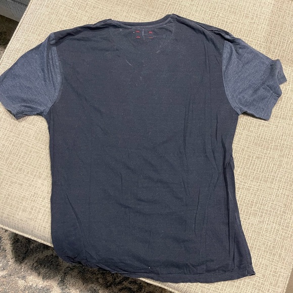 Men’s Buffalo David Britton v-neck t-shirt - Picture 3 of 3